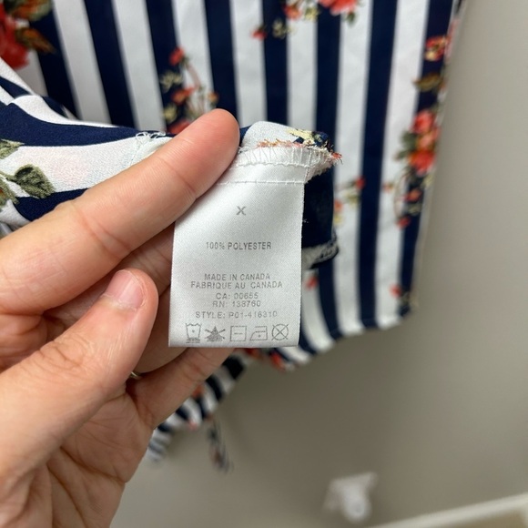 In Every Story Floral Blouse Tank Top - Picture 4 of 4